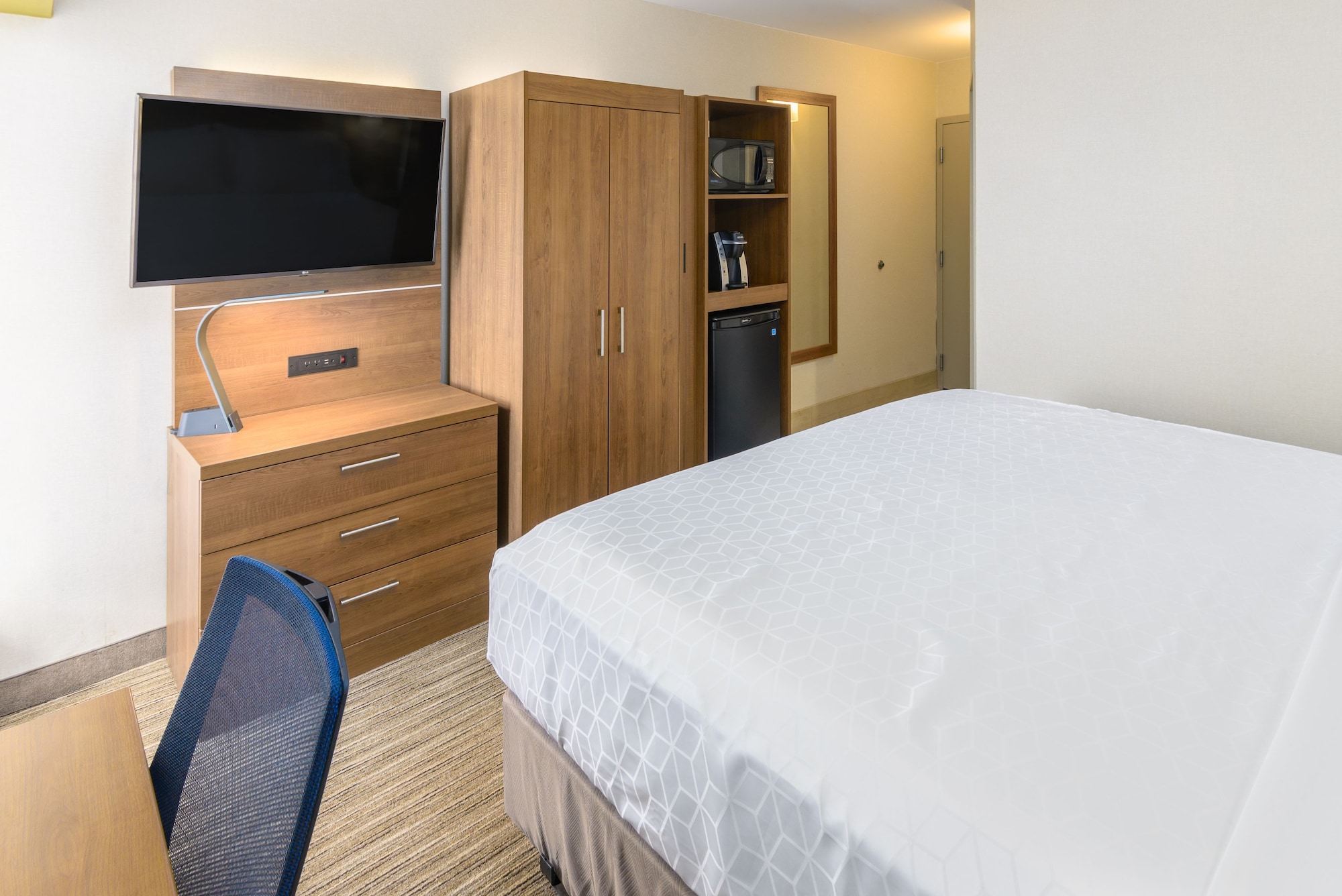 holiday inn express southington by ihg