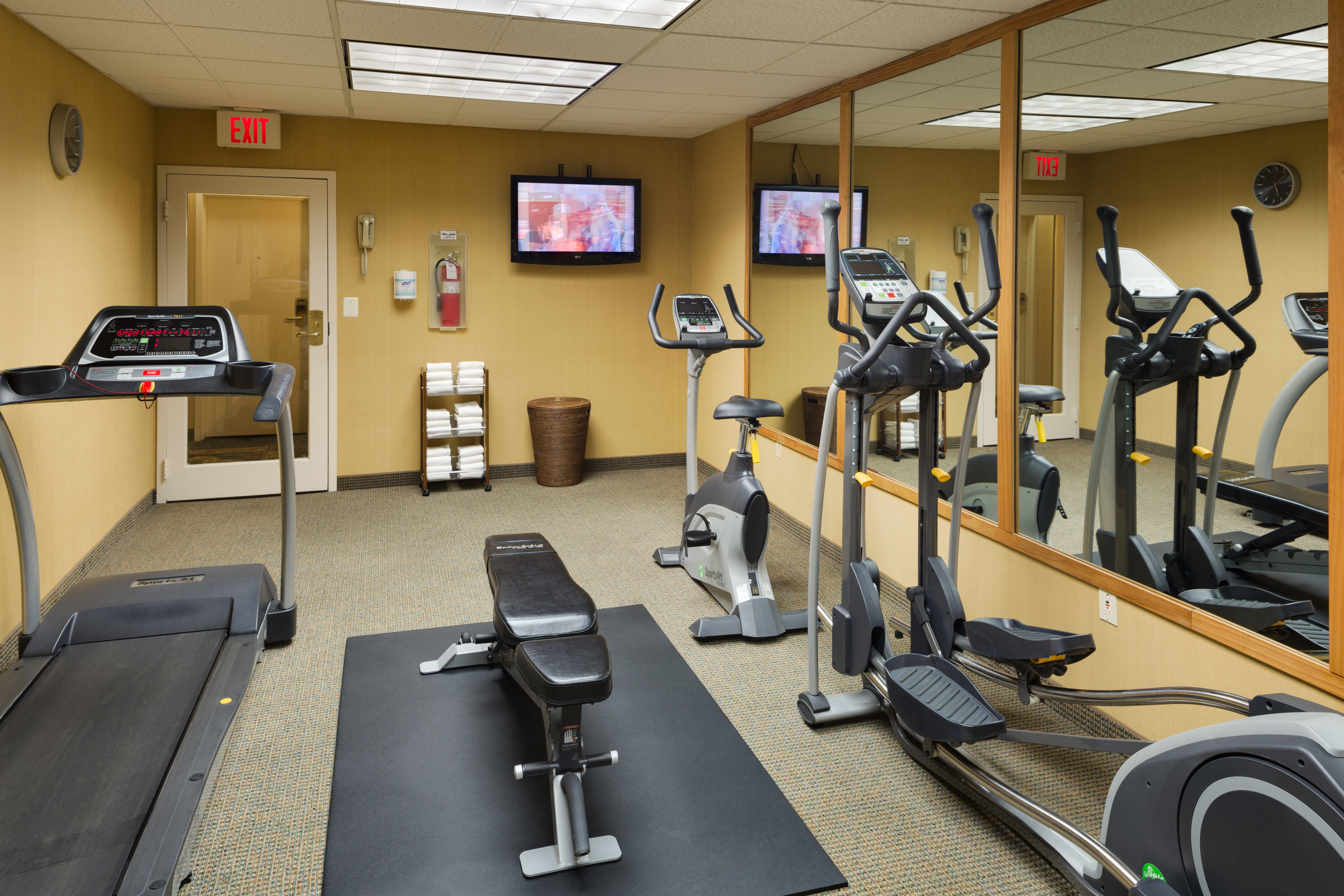 holiday inn express southington by ihg