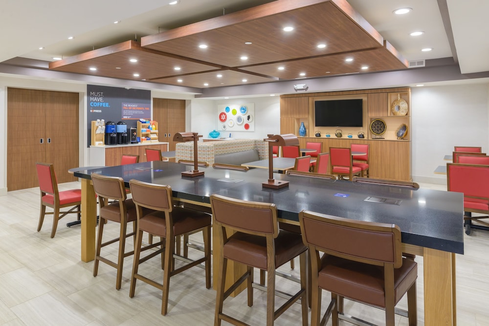 holiday inn express southington by ihg