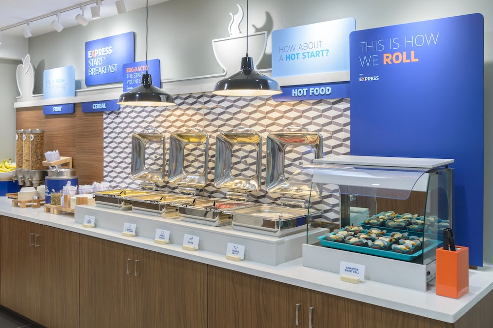 holiday inn express southington by ihg