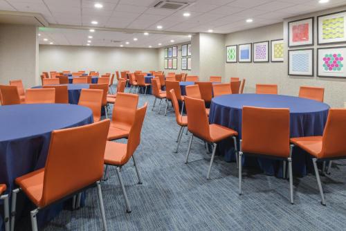 holiday inn express southington by ihg