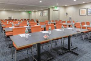 holiday inn express southington by ihg