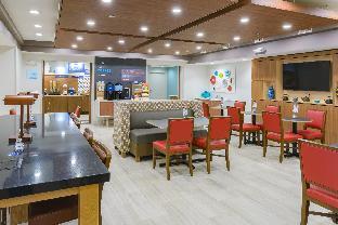 holiday inn express southington by ihg