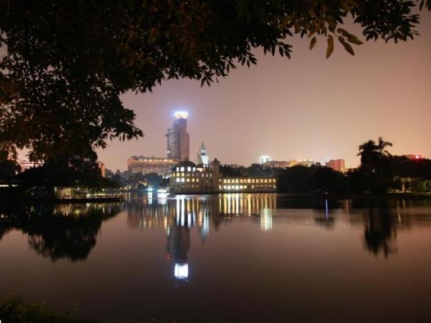 xinghe business hotel railway station and yuexiu park branch
