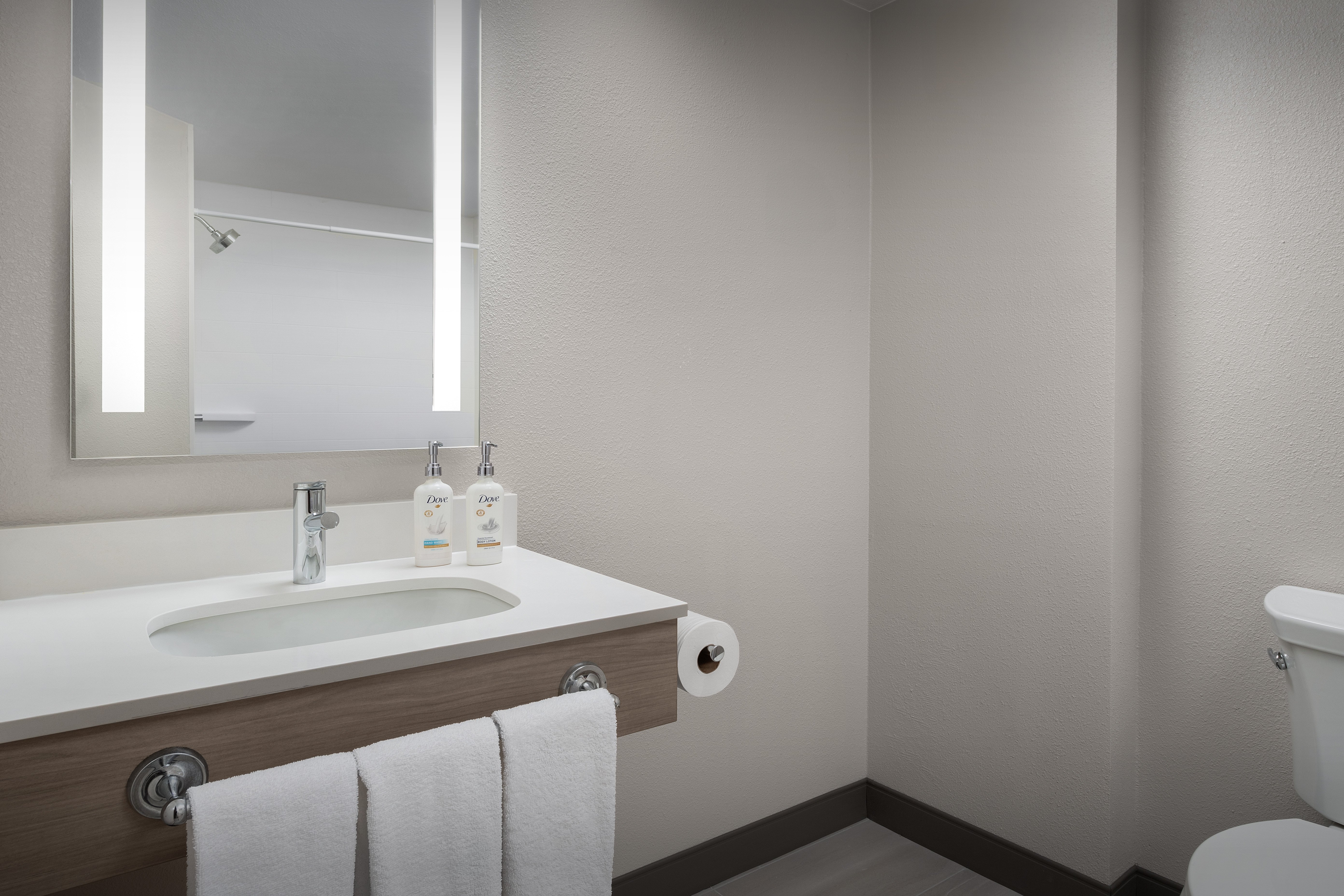 holiday inn express spokane airport by ihg