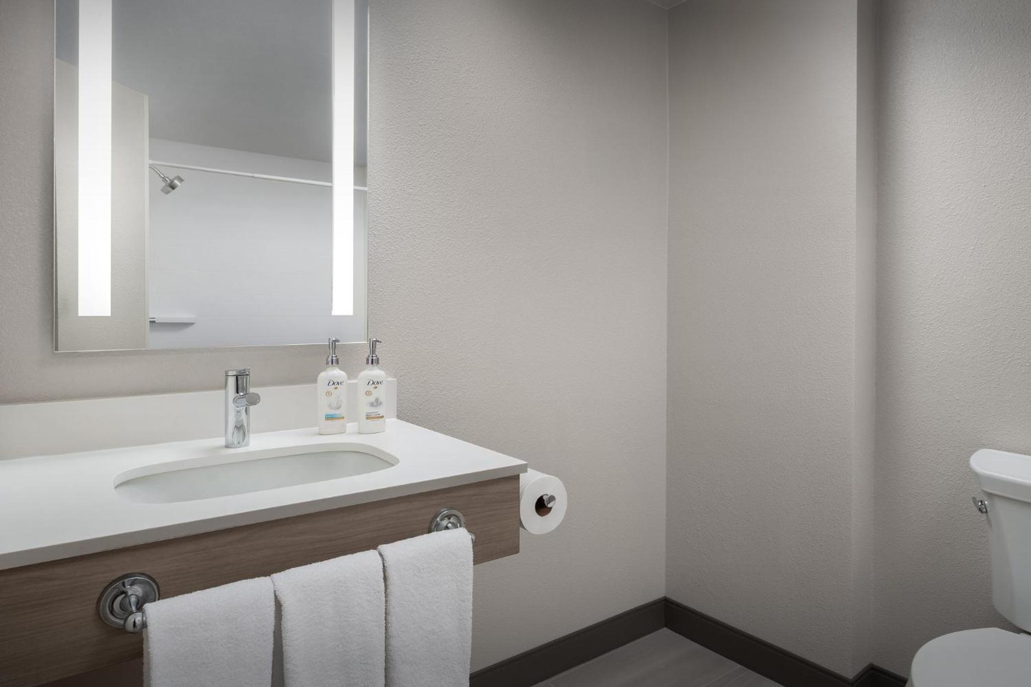 holiday inn express spokane airport by ihg