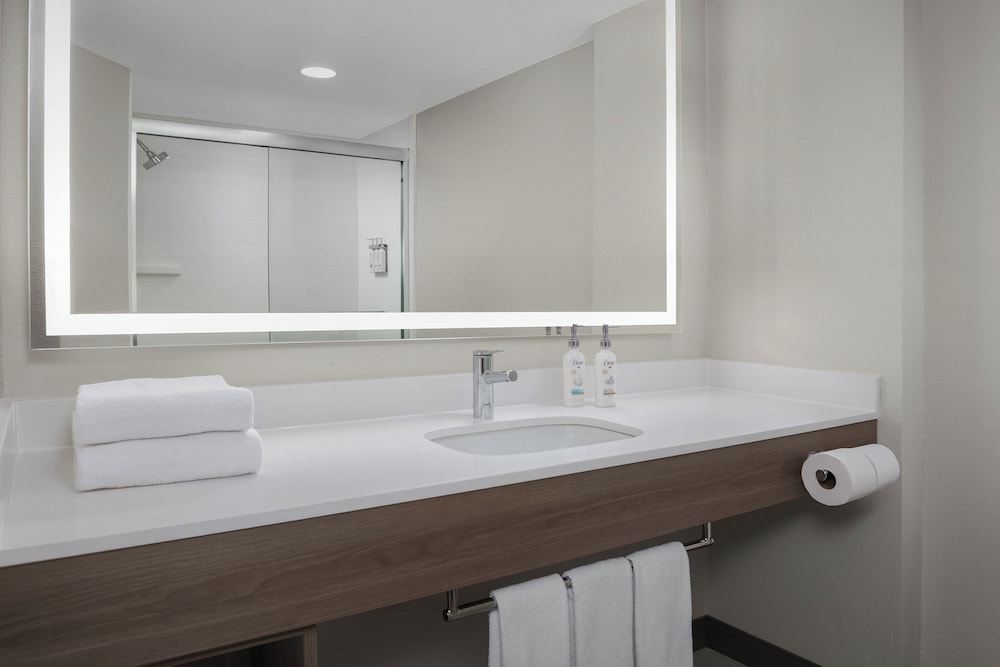 holiday inn express spokane airport by ihg
