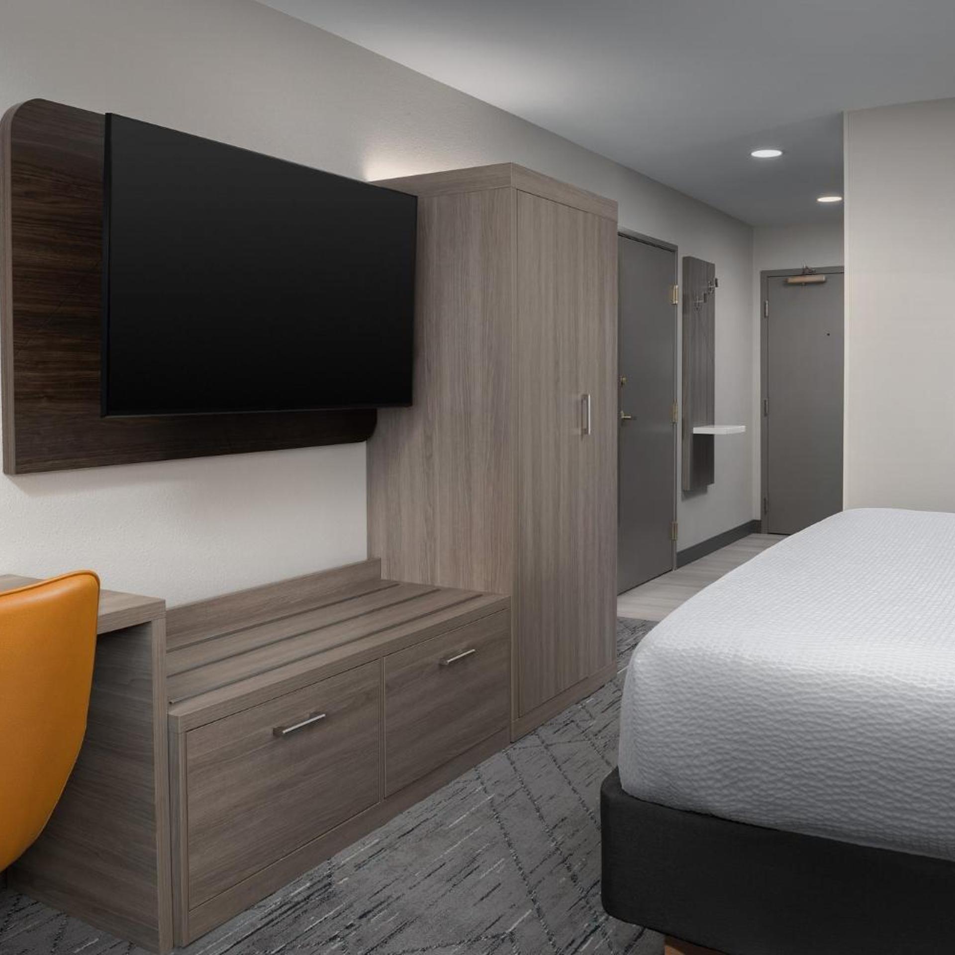 holiday inn express spokane airport by ihg