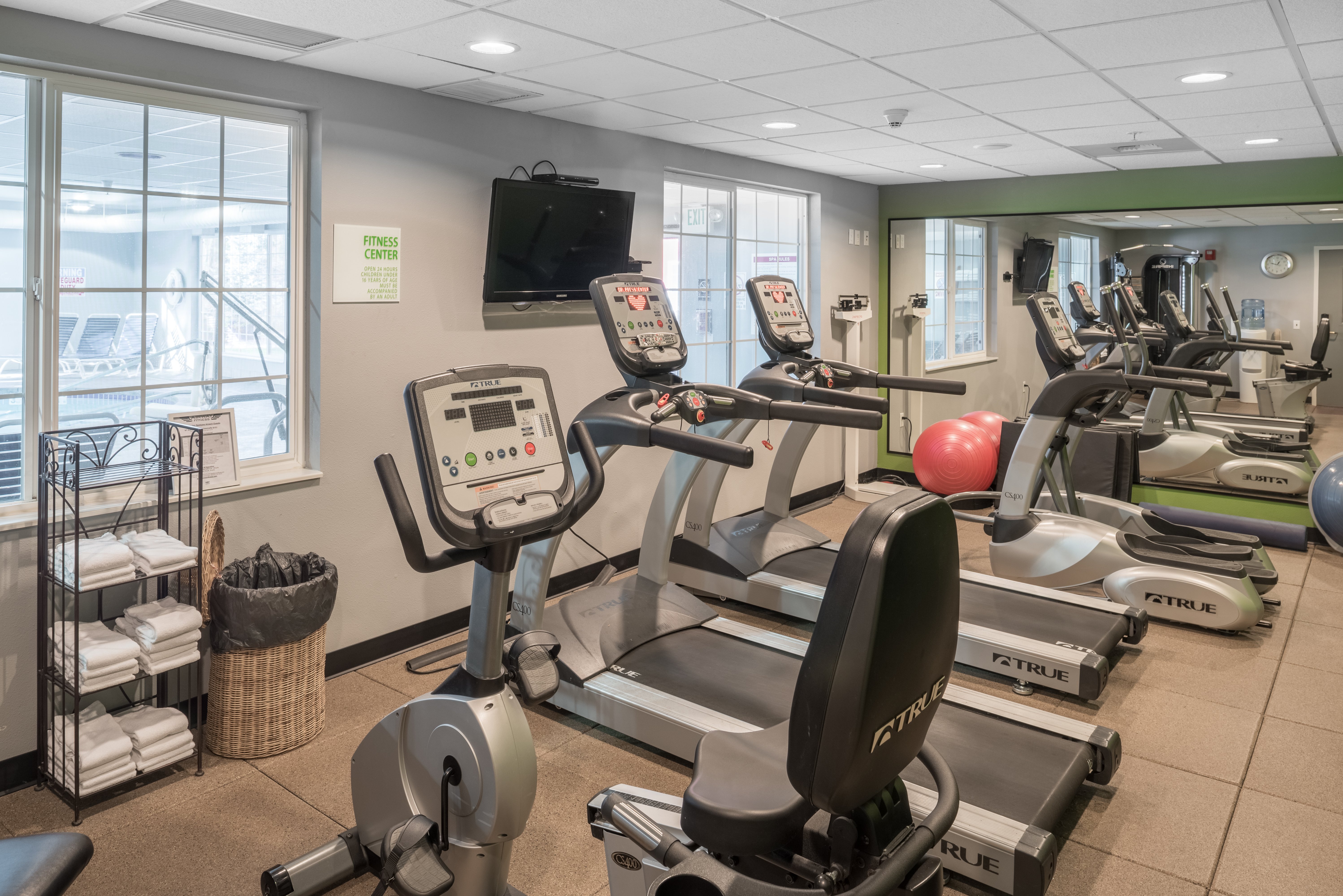holiday inn express spokane airport by ihg