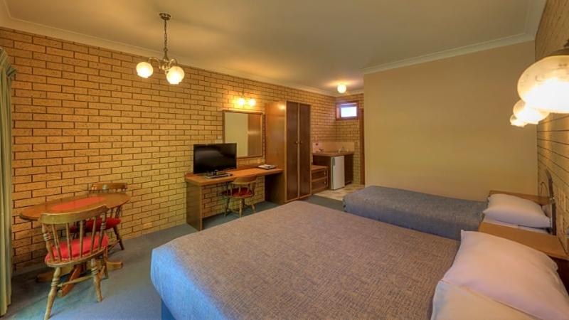 Barrass's John Bright Motor Inn,Victoria>>Bright,3 star
