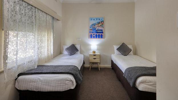 sun centre motel