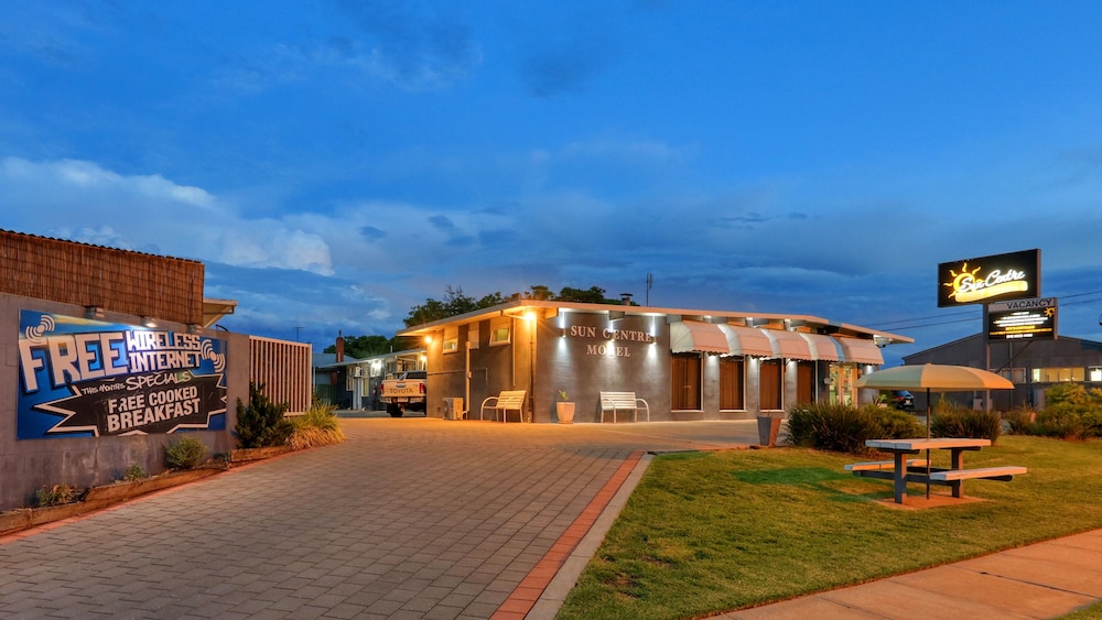 sun centre motel