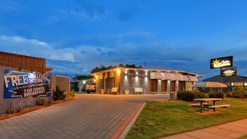 sun centre motel