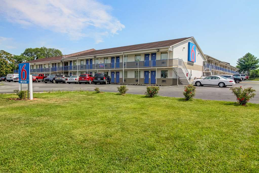 motel 6 charles town wv