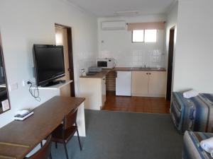 Birch Motel Tocumwal,Berrigan>>Barooga,3 star