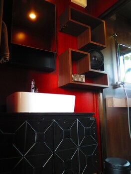 Stella Resort - Hostel,Okinawa>>Naha,1 star