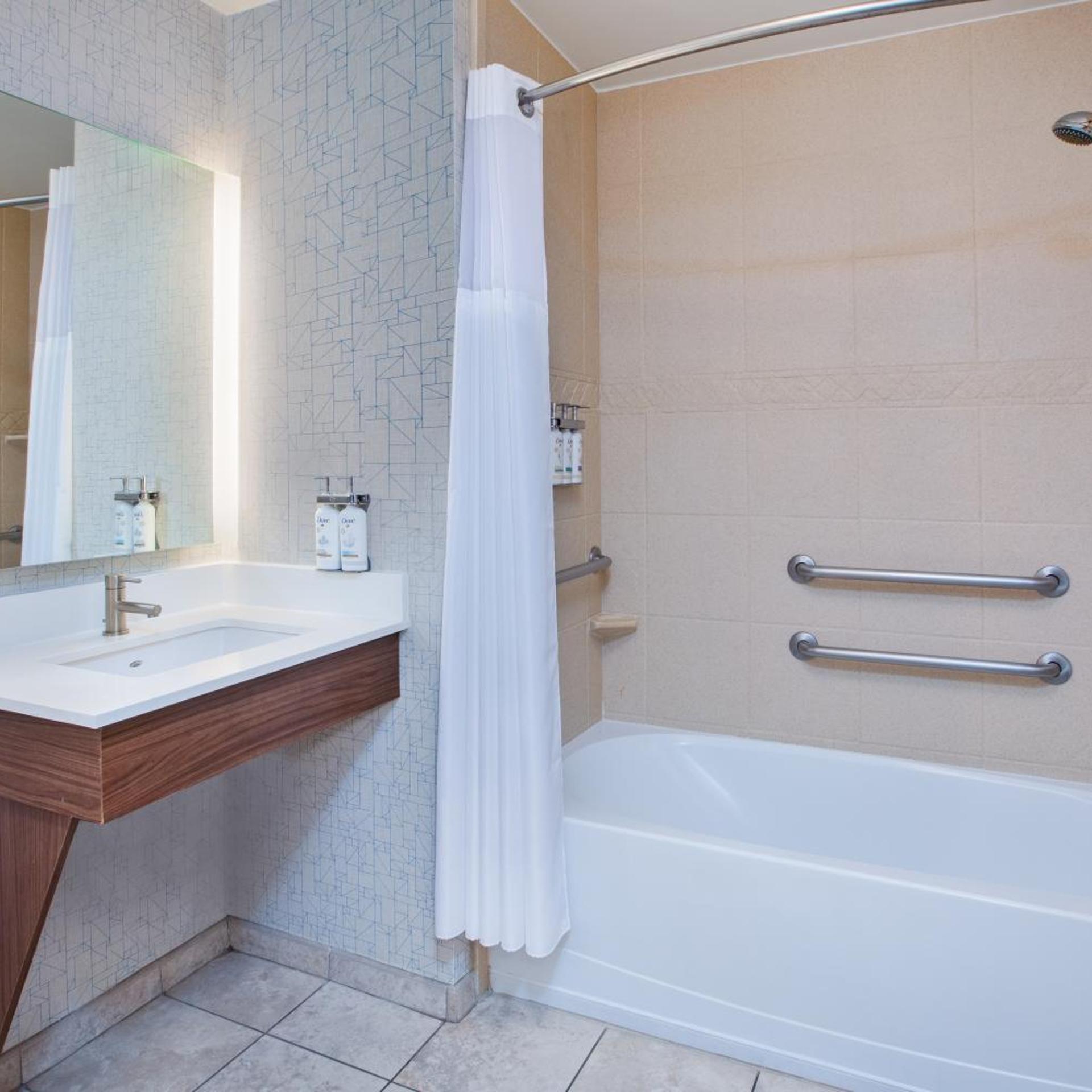 holiday inn express hotel and suites auburn hills by ihg