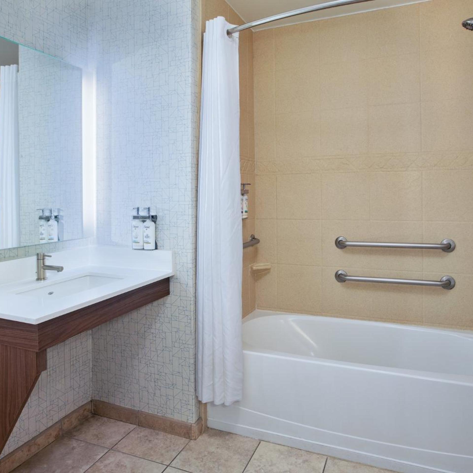 holiday inn express hotel and suites auburn hills by ihg