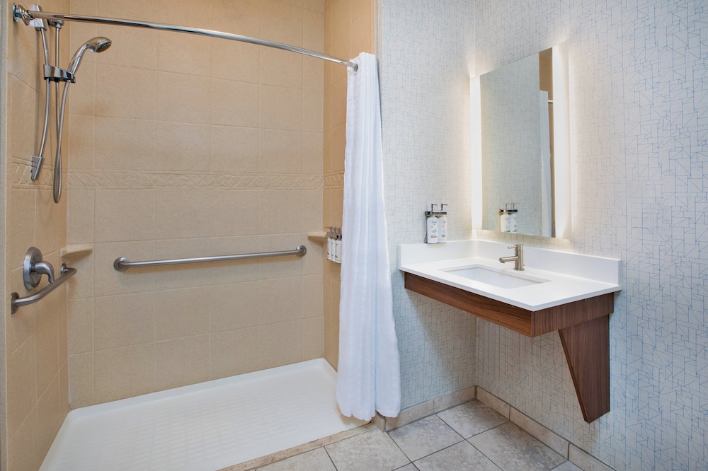 holiday inn express hotel and suites auburn hills by ihg