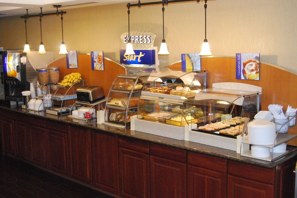 holiday inn express hotel and suites auburn hills by ihg