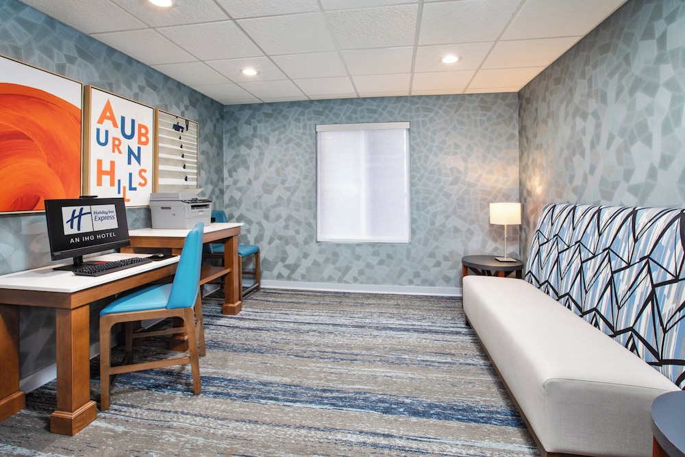 holiday inn express hotel and suites auburn hills by ihg