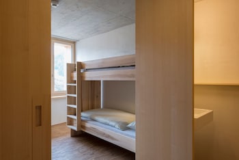 youth hostel saanen gstaad