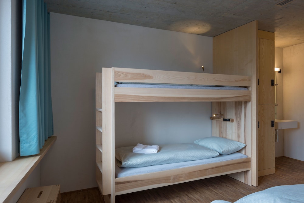 youth hostel saanen gstaad