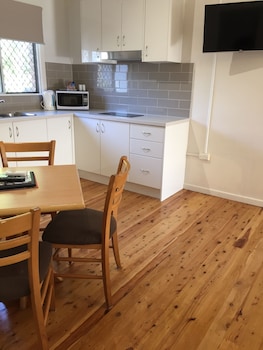 ruthven street motor inn