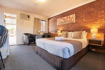 ruthven street motor inn