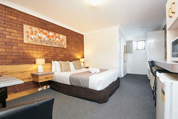 ruthven street motor inn