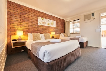 ruthven street motor inn