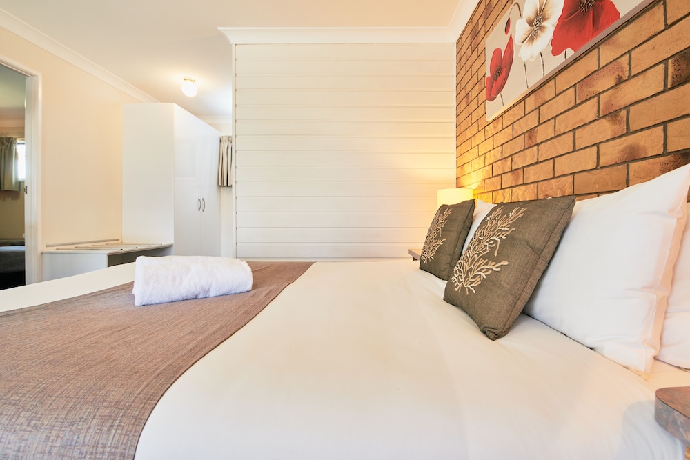 ruthven street motor inn