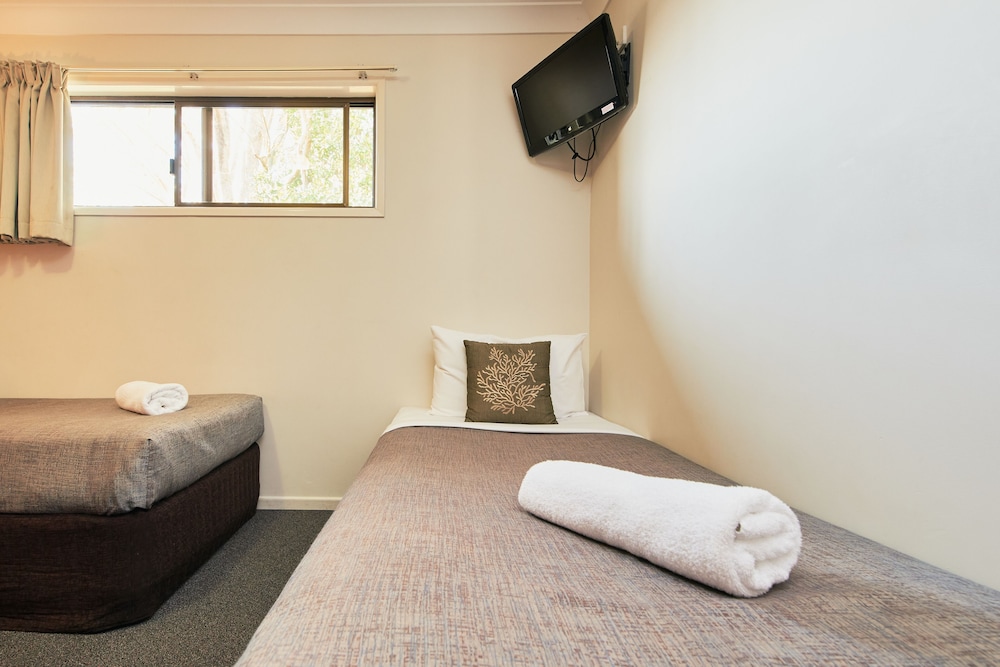 ruthven street motor inn