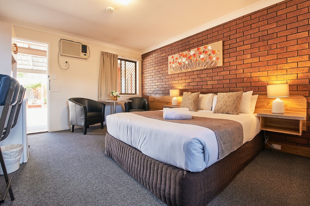 ruthven street motor inn