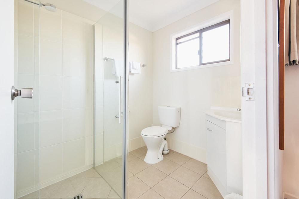 ruthven street motor inn