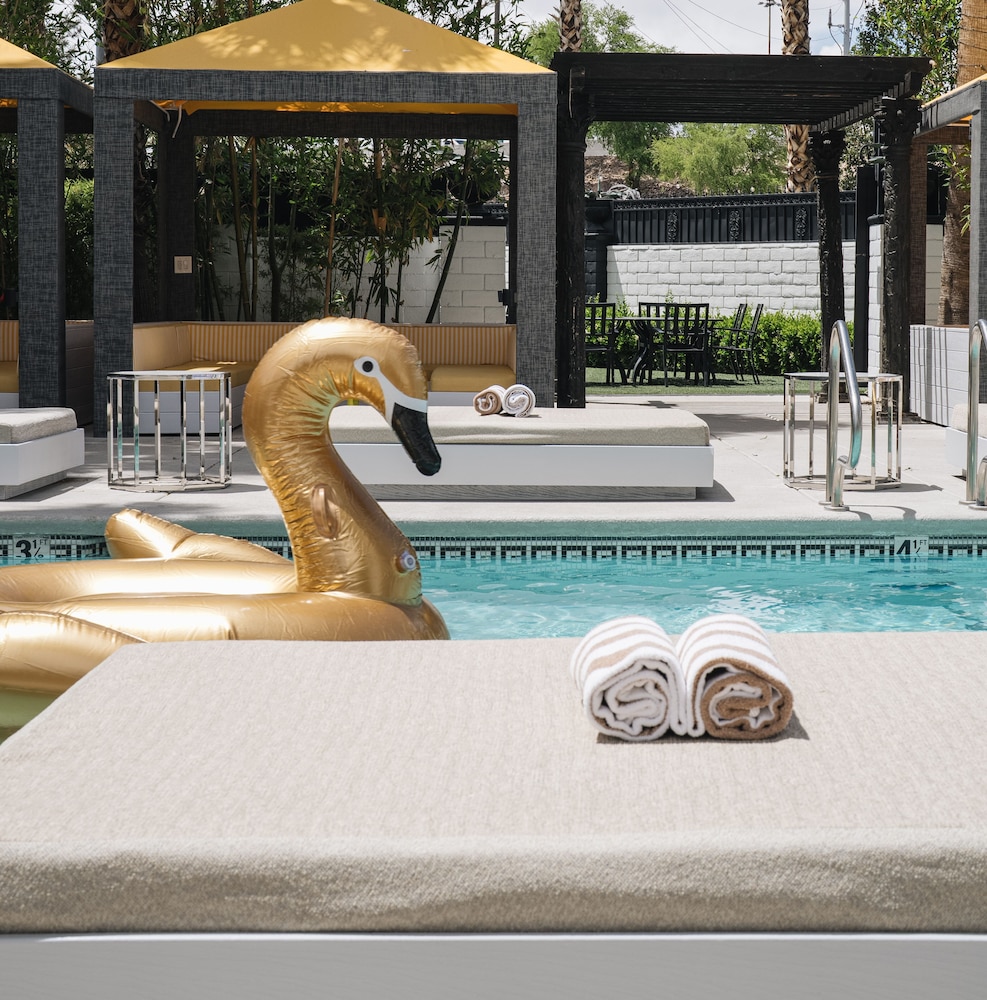 artisan hotel boutique adults only