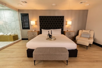 artisan hotel boutique adults only