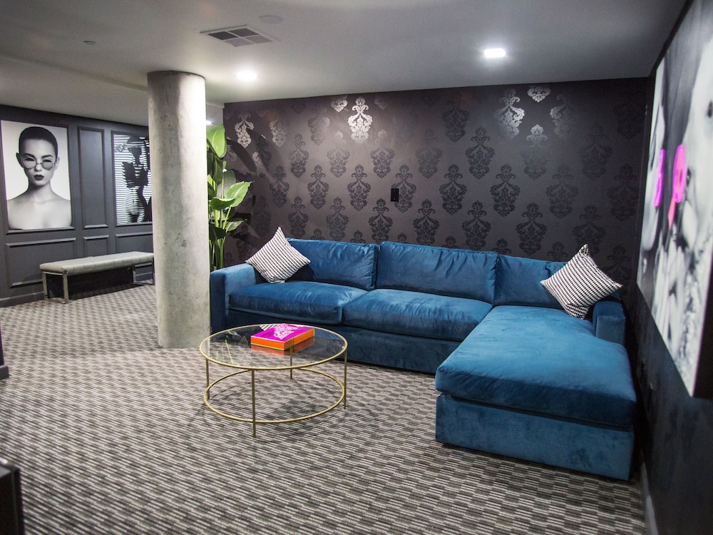 artisan hotel boutique adults only