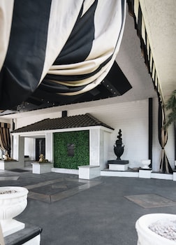 artisan hotel boutique adults only