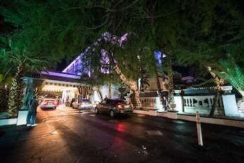 artisan hotel boutique adults only