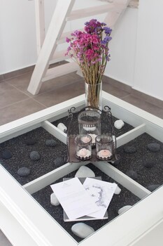 archontiko santorini