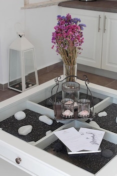 archontiko santorini