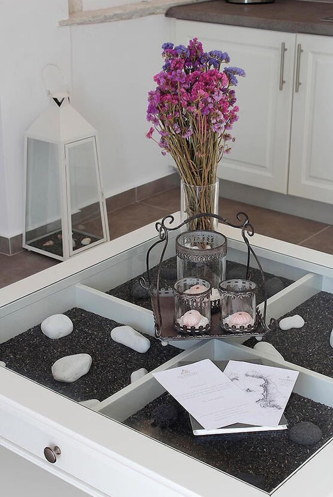 archontiko santorini