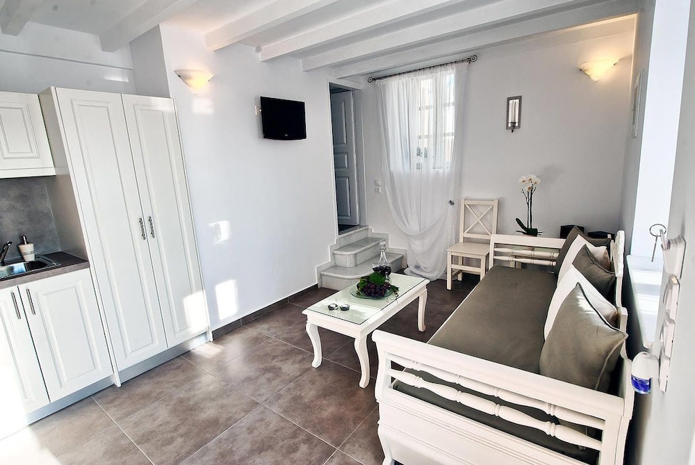 archontiko santorini