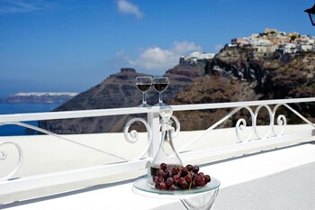 archontiko santorini