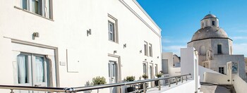 archontiko santorini