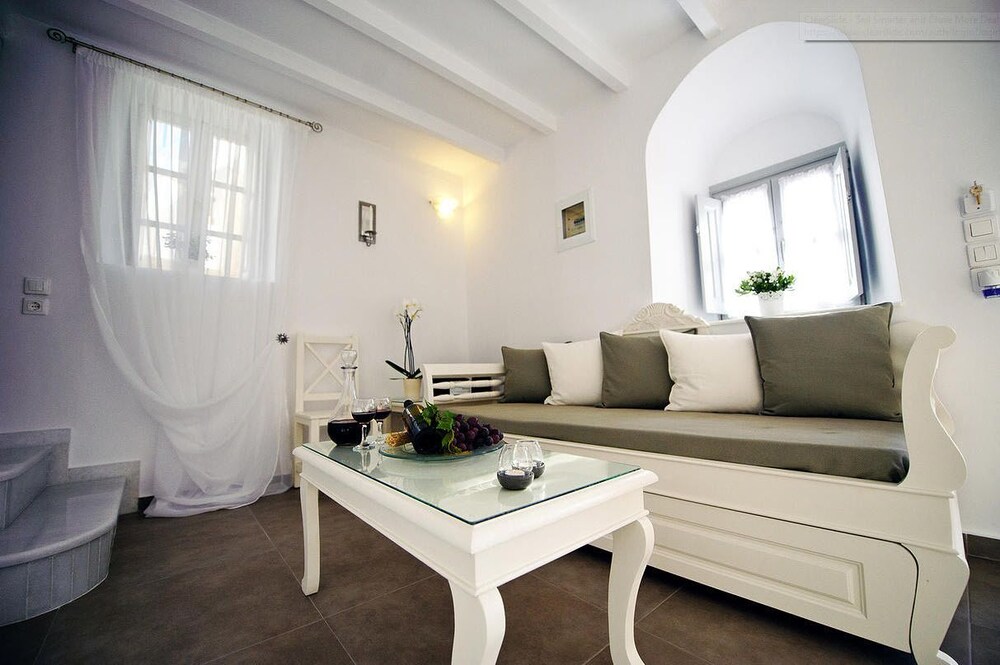 archontiko santorini