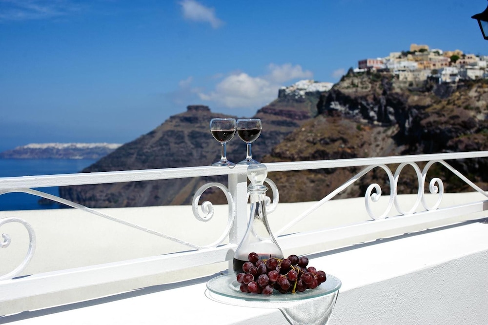 archontiko santorini