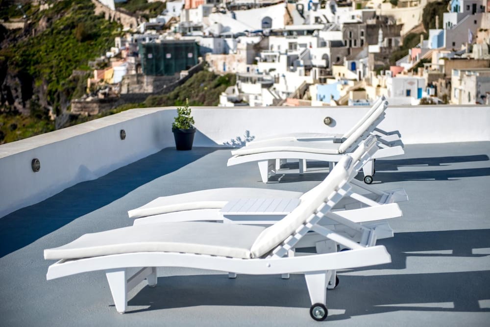 archontiko santorini