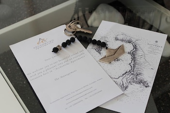 archontiko santorini